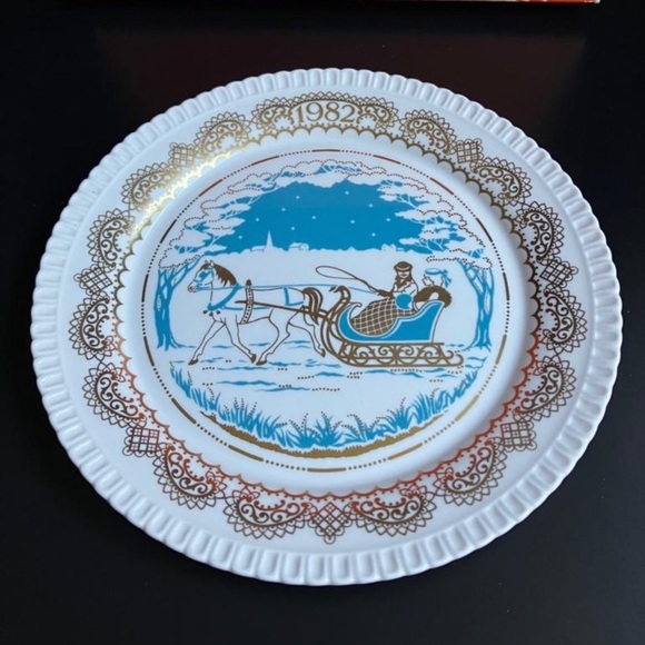 Spode Christmas Pastimes “Sleigh Ride” 1982 Boxed Display Plate - Picture 1 of 7